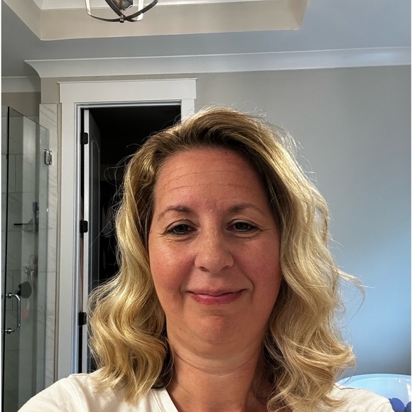 Meet your Posher, Dianna - Picture 1 of 1